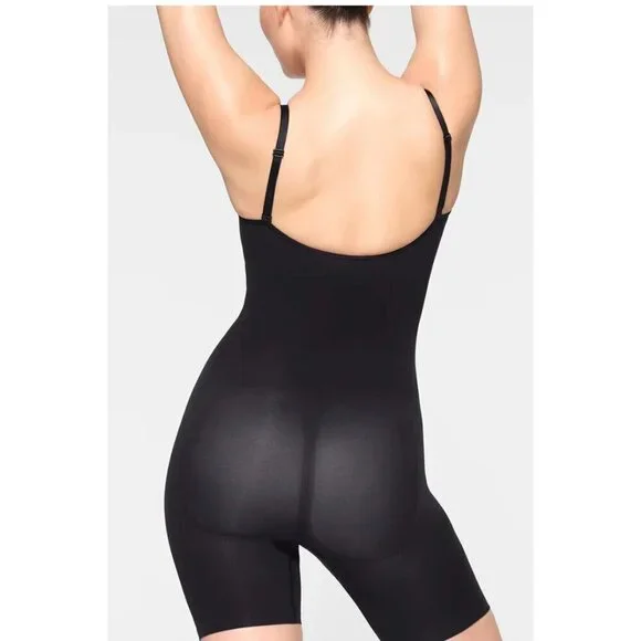 New without tags Skims Seamless Sculpting Mid Thigh Bodysuit SZ S/M in Black - Picture 2 of 7